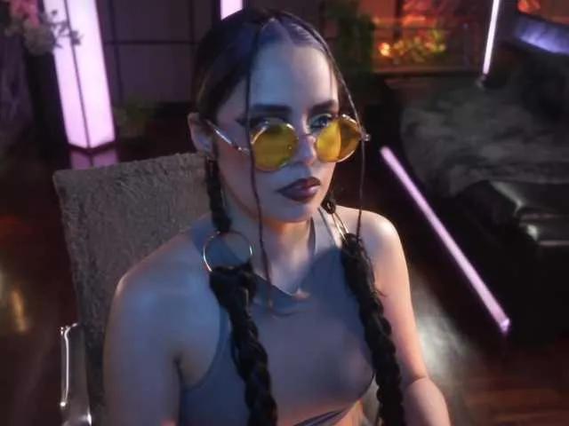 Alessa-Goreng — I love science fiction, cosplay, movies and decadent neon cities.