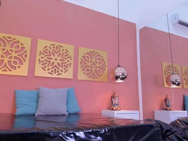 Cameron-Baker — Be in love .. I am a romantic sexy lady, so if you want to make me wet as fuck, you need to love me !!! I want to be your hottest dream, your naugthiest fantasy and that's what excites me more !!