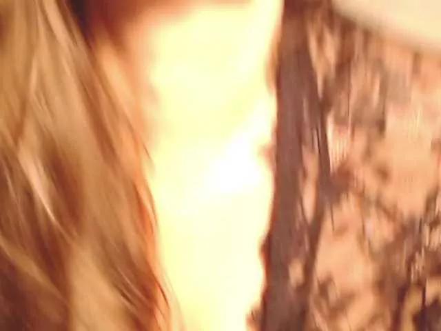 ellaine on BongaCams 
