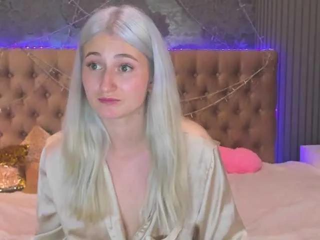 HollyTaillor — I'm turned on by confidence and curiosity. There's something incredibly exciting about someone who knows what they want and isn't afraid to explore new experiences