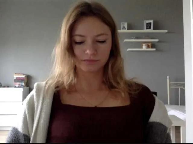 kissMillie on BongaCams
