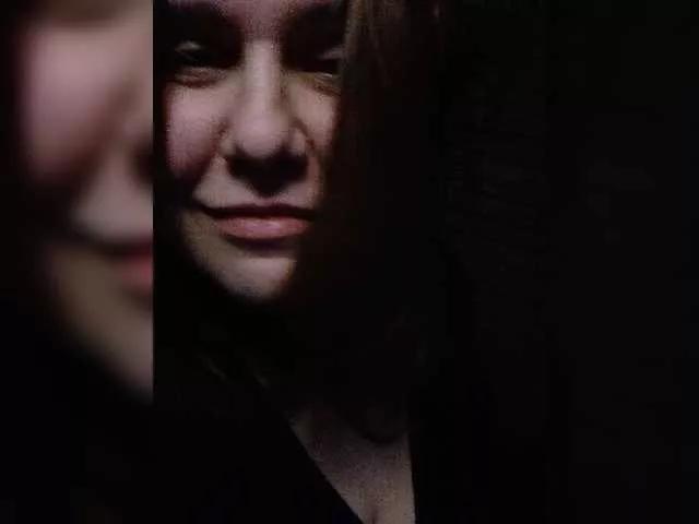 Lilbrandy1 on BongaCams 