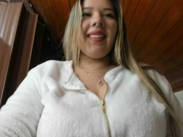 LinaBrowm — I like good conversationalists, those who take action and don't miss the opportunity to have fun.