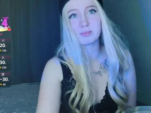 LolaMin on BongaCams