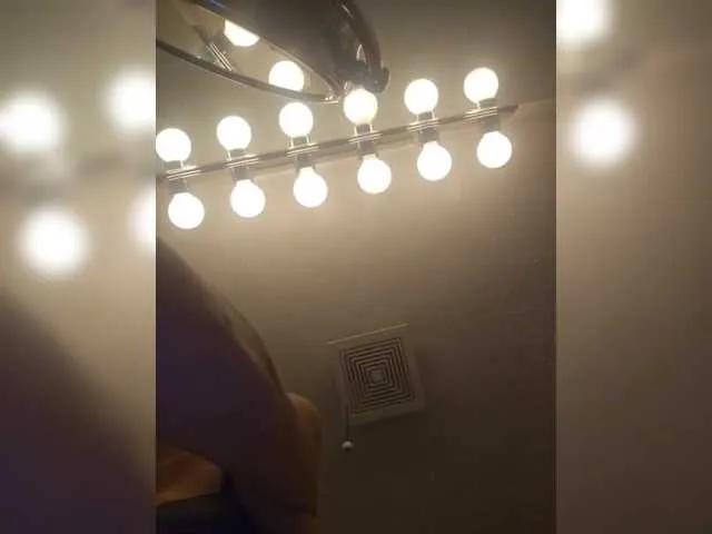 Mdibello2100 on BongaCams