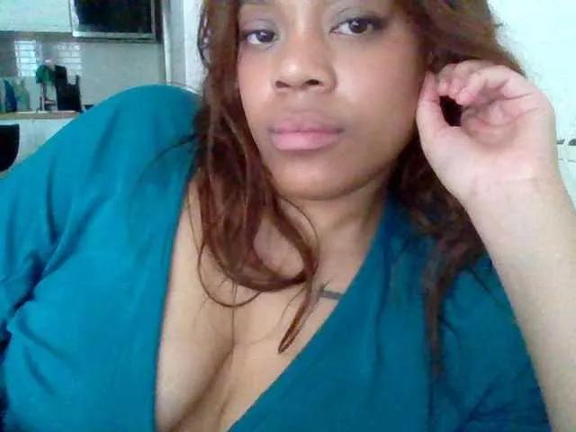 MiaMuffn on BongaCams 