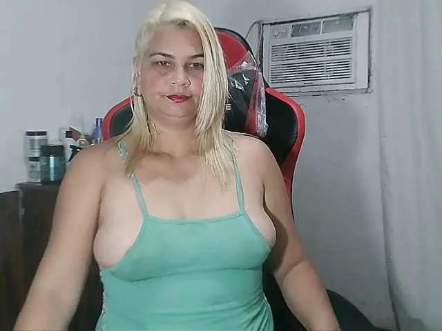 Miasilva — Que me besen por el cuello hacia los pechos y despus bajen por mi coo y me lo chupen bien Delicioso me gusta que me bibres con mi lovence sin parar