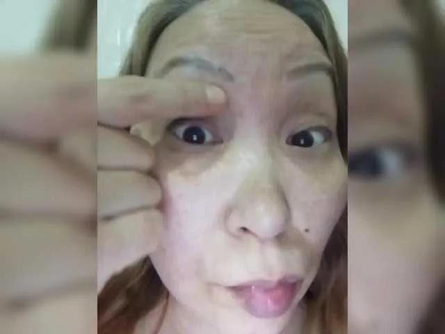 Qweentis on BongaCams 