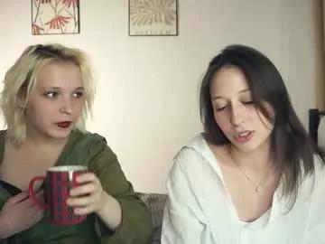 adahbuggie — Kiss to camera from Jenny clooose^_^ [9 tokens remaining]