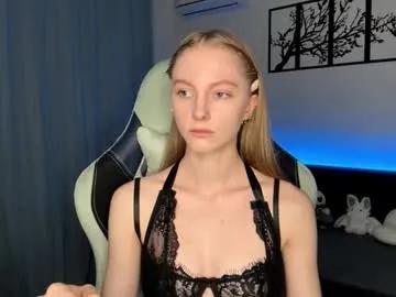 autumnroginson — GOAL ''squeeze my boobs close to cam + moan"  Hey, i'm Annie! let's make some fun, my PVT is open!  #shy #new #18 #blonde #skinny [111 tokens remaining]