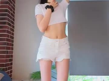 elwynagallant — hello cb<3  im emily :) its my 2nd  day here ...  goal: cheer me up  #new #brunette #shy #skinny #feet [33 tokens remaining]
