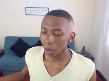 miiloo18 on Chaturbate 