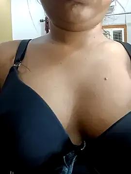 Ananya_34 on StripChat 