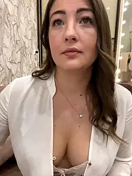 AnnaBri on StripChat 