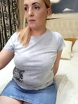 AnneRainn on StripChat 