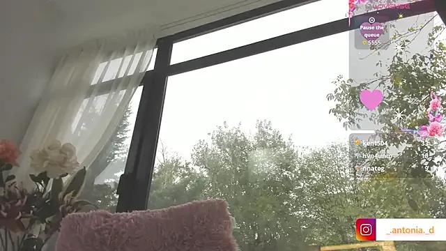 Bella_Posh on StripChat 