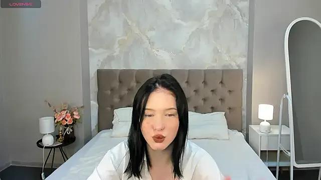 Bella_Royzs on StripChat 