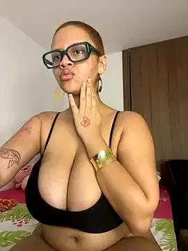 Charlotee_ — bounce titts with oil