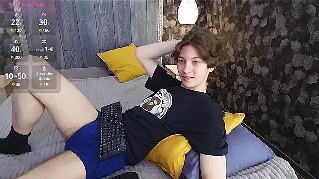 DennisAndrews on StripChat 