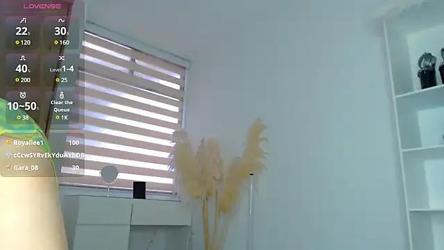 dollface17 on StripChat 