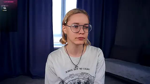 EdaKirkIin — Squeeze my breasts sensually