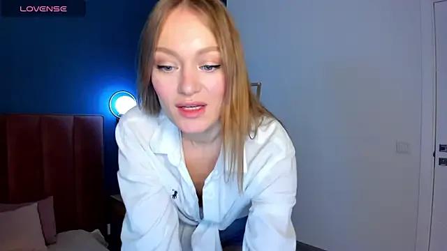 EvelynPoole — suck sloopy  fingers + eye  contact