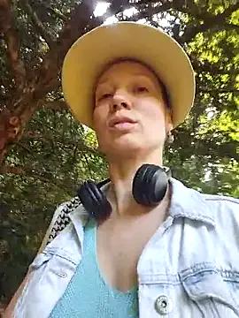 Exhibitionsplit —  MAKE ME CUM IN PUBLIC SQUIRT