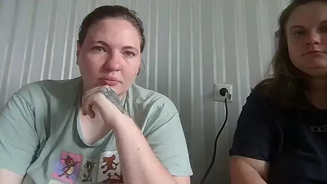 HollyXEva on StripChat 