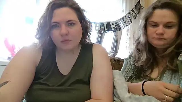 HollyXEva on StripChat 
