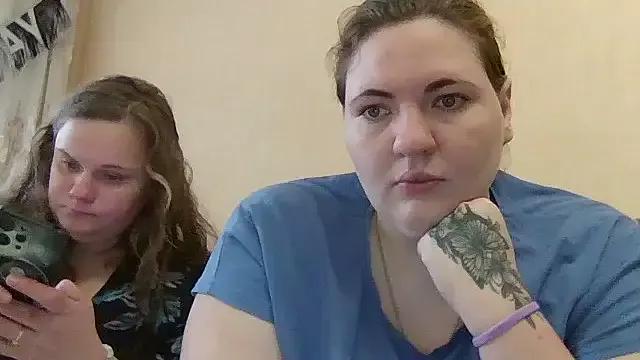 HollyXEva on StripChat 