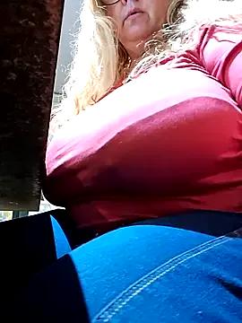 JennyInVegas on StripChat 