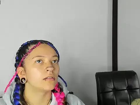 Kitty_ravee on StripChat 