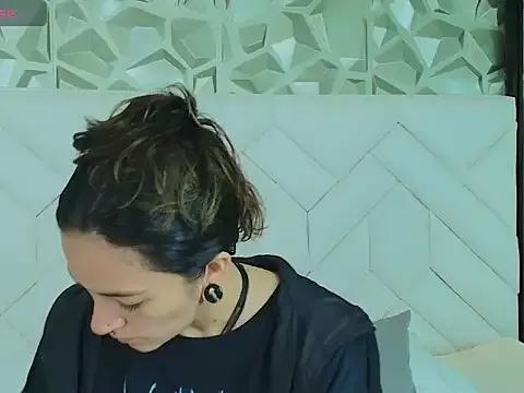 Kitty_ravee on StripChat 