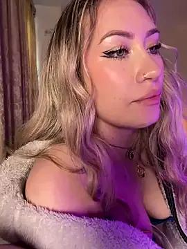 Lally_Valencia__ on StripChat 