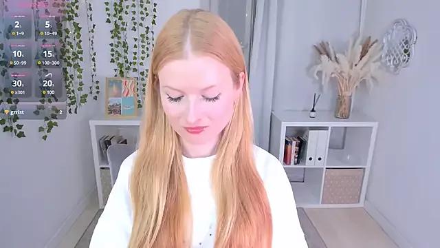 Laly_Peach on StripChat 