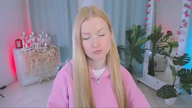 Laly_Peach on StripChat 