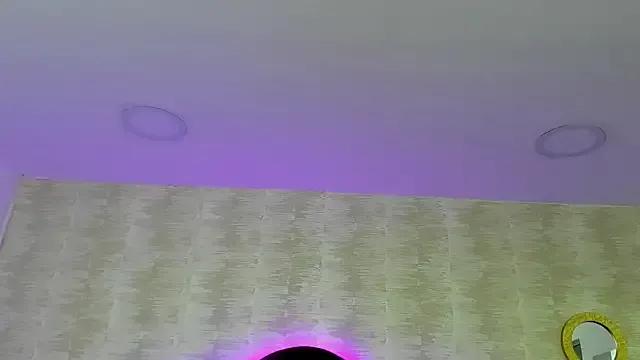 LaylaaDoll on StripChat 