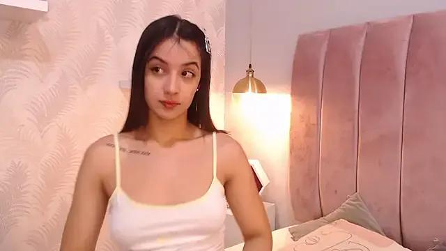 LeenaBrown on StripChat 