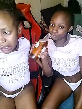 LonelyQueenxx25 — Freechat on StripChat