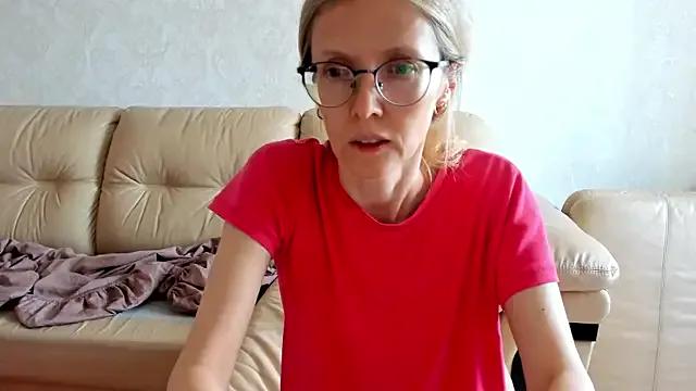 MollyStory on StripChat 