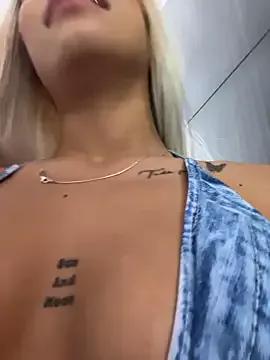 MystiqueXXX — PLAY PUSSY CLOSE UP