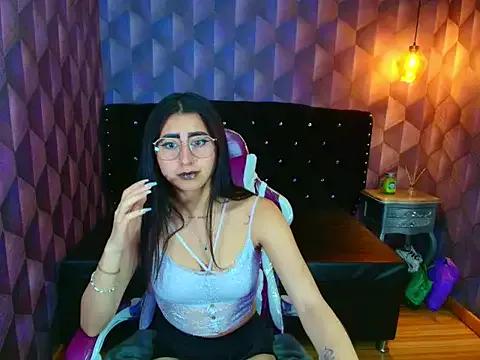 Nanisshawna on StripChat 