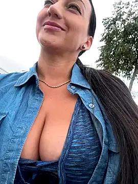 Ninabigtitied on StripChat 