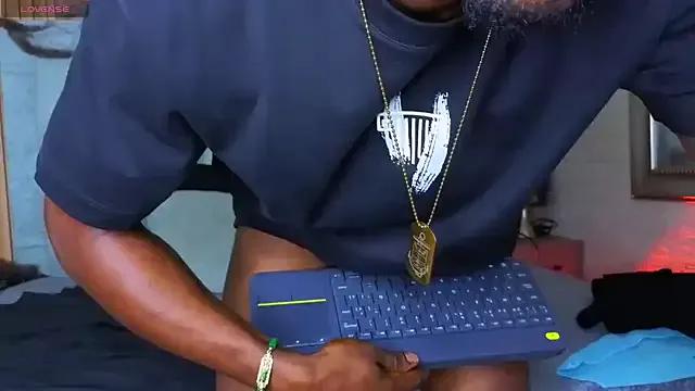 pipedark_ on StripChat 