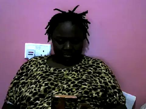 queen-zara on StripChat 