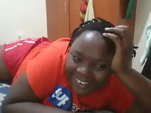 queen-zara on StripChat 