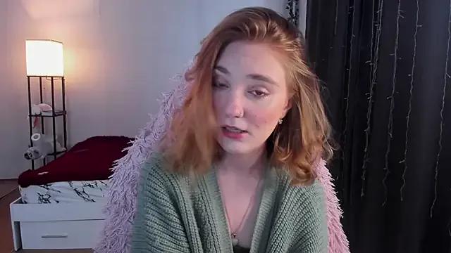 ReddHotPipper on StripChat 