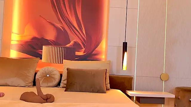 RubyLuxee — Freechat on StripChat
