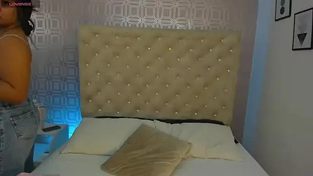 Sara_Desire — Make my butt red  + sexy twerk