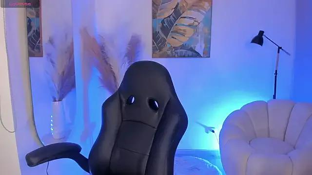 sarawinstone on StripChat 